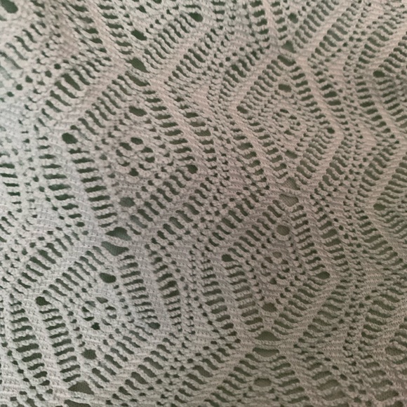 Forever 21 Lace Crop Top - Picture 3 of 3